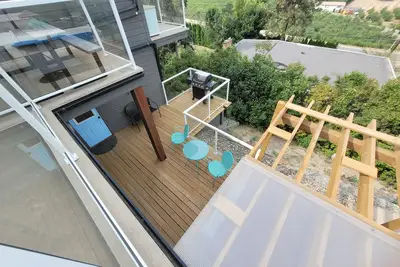 Image de Profitez de la vue sur la ville depuis votre propre piscine privée et bain à remous