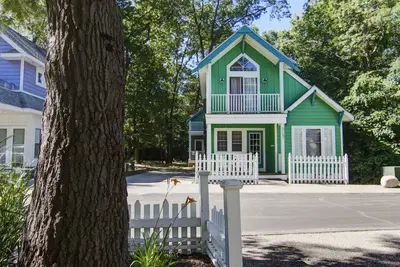 Image de Magnifique chalet familial Ă Beachwalk * Grill * Ac * Wifi gratuit * Havre d'enfants.