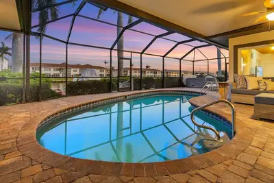 Roelens Vacations - Sky Palms - Cape Coral