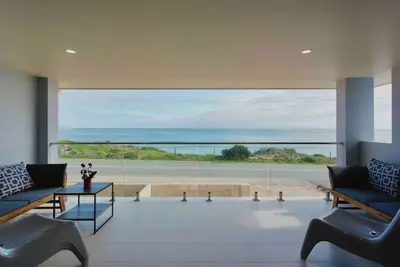 Image de Remise 3 Nuits Pour Le Prix De 2 - Séjour à la plage de Blue Bay - Halls Head