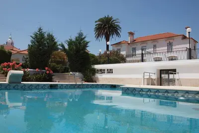 Image de Villa indépendante à Aldeia Galega avec barbecue