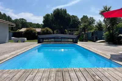 Proche Soulac/mer Villa de 6 chambres piscine couverte chauffée, jacuzzi, Sauna