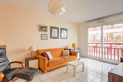 Image de Spacieux Appartement 3* à Saint-Jean-de-Luz avec Parking, Terrasse et Proximité Commerces