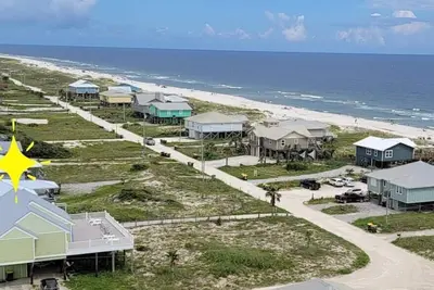 Image de Pet Friendly Beach House - Vue sur le golfe - À quelques pas de la plage - Wifi - 10 personnes