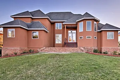 Image de Magnifique Oceanfront Waterfront Home w / Dock!