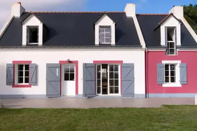 Image de Maison spacieuse à 10 min de la plage de Kerel, grand jardin, sans wifi ni Tv, idéale pour se déconnecter