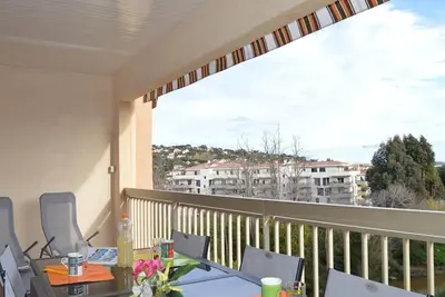 Image de Appartement à Sainte-Maxime: 3 Pièces, Terrasse, Piscine, Clim, Proche Plage