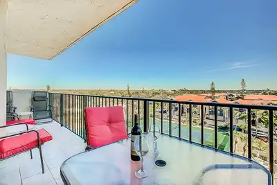 Image de Plage en face de la rue, vue partielle sur le golfe, Wifi, terrains de tennis, piscine communautaire, blanchisserie privée