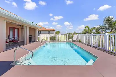 Villa Delightful - Canal d'eau douce - Kayaks - 5 chambres!