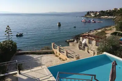 Image de Magnifique Villa, piscine à débordement, les pieds dans l'eau