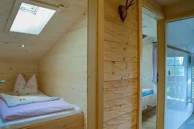 Image de Ferienwohnung Vogelnest, 2-4 Personen, 42 qm, Dusche/Wc, Tv, W-Lan, Ostbalkon, 2 separate Schlafzimmer, Nichtraucher