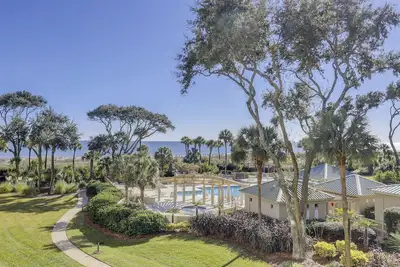 Image de Hampton Place 6205 - luxe en bord de mer, tennis gratuit!