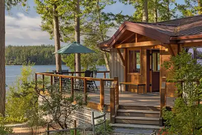 Image de Nouvelle Liste! Waterfront -Westcott Bay près de Roche Harbour! (Oyster Beach House)