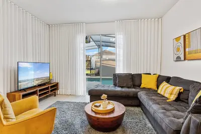 Image de Maison de ville 4 chambres de luxe avec une piscine privée à Champions Gate Resort