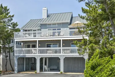 Image de ACTIVITÉS Gratuites Inclus Tous Les Jours! ! 5 chambres, 3 salles de bain maison avec une vue sur l'océan situé dans l'une des premières communautés de plage privée du Nord Bethany.