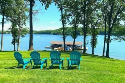Image de Shorely Heaven: WiFi, comptoirs en granit, élégance du lac