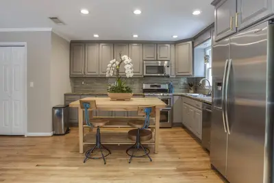 Image de Luxe Abode by Atlanta Luxury Rentals