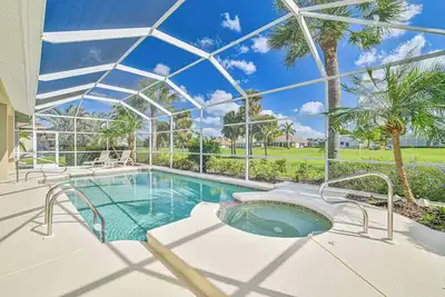 Image de Spanish Wells Pool Home avec des vues de terrain de golf