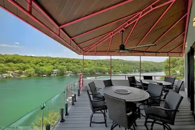 Image de Toboggan aquatique, Dock, bain à remous, piscine, salle de conférence, emplacement privé au bord du lac