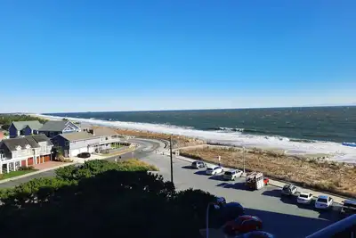 Image de Linge & ACTIVITÉS Quotidiennes Inclus! BÂTIMENT Oceanfront / Boardwalk Avec Piscine Sur Le Toit Appartement spacieux avec vue imprenable sur la côte