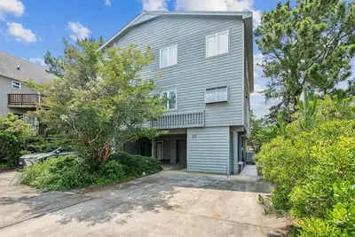 Image de ACTIVITÉS Gratuites Inclus! ! ! Duplex côté océan situé à Tower Shores, cette unité comprend 3 chambres, 2. 5 salles de bains