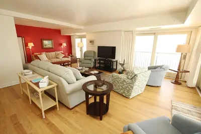 Image de Linge Et ACTIVITÉS Quotidiennes Inclus *! . Bord De Mer / Immeuble De Bancs Avec Piscine