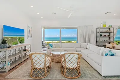 Image de Captiva, Floride, États-Unis 33924. Direct Beach Front Estate avec piscine / bain à remous / jeux et plus