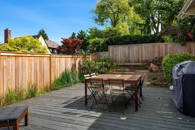 Image de Seattle Vacation Home: L'Arboretum - chef-d'œuvre de 7 chambres pouvant accueillir jusqu'à 28 personnes!