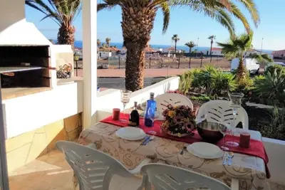 Image de Appartement Avec Terrasse Et Jardin. Golf jaune 2 chambres