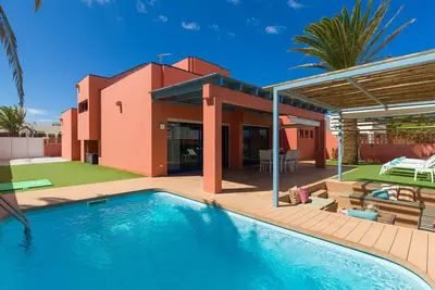 Image de Long Beach with pool By CanariasGetaway