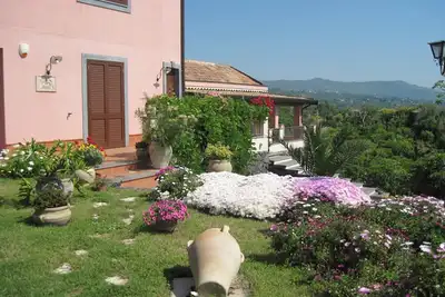 Image de Mascali: \"L'antico casale degli agrumi \"Maison \/ villa avec jardin-3 pieces 2-5 personnes