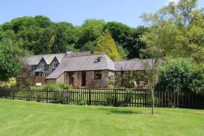 Image de Miel House, conviviale et familiale, avec un jardin Ă Combebow, Ref 976085