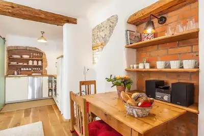 Image de 35m² grand, confortablement meublé, 2014 appartement rénové