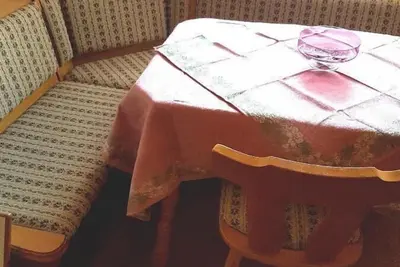 Image de Appartement confortable (100qm) pouvant accueillir jusqu'à 6 personnes avec terrasse