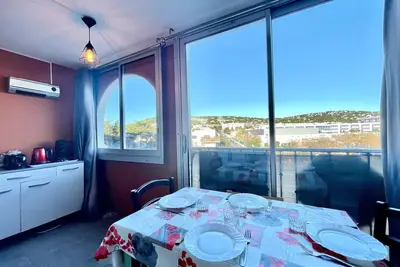 Image de Studio cabine avec loggia à 350m des plages