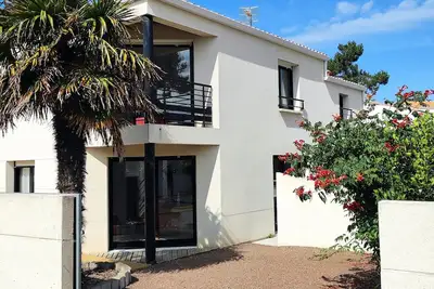 Image de Maison spacieuse 3 chambres  et terrasses à la tranche sur mer Quartier du Phare
