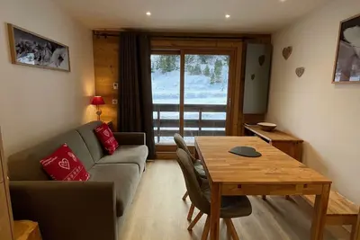 Image de Studio cosy 4 pers, rénové 2023, au pied des pistes et commerces à Méribel Mottaret