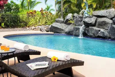 Image de Le meilleur de Kona: piscine, bain à remous, promenade jusqu'à l'océan, wifi gratuit, récemment rénové