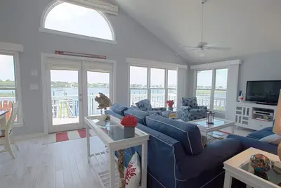 Image de Face au navire: 3 Br / 2 Ba maison unifamiliale Ă Carolina Beach, pour 6 personnes