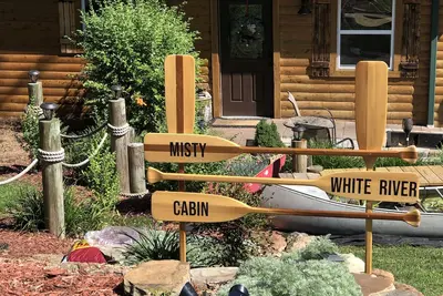 Image de Nouvelle cabane rustique dans le centre-ville historique de Cotter et la rivière White