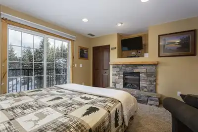 Image de Détendez-vous, explorez, rajeunissez; vue sur la montagne, surplombant Kellogg