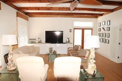 Image de Cloud Nine, Amazing 4 Chambre, Ocean Front, 60 \"écran plat, Wifi et plus