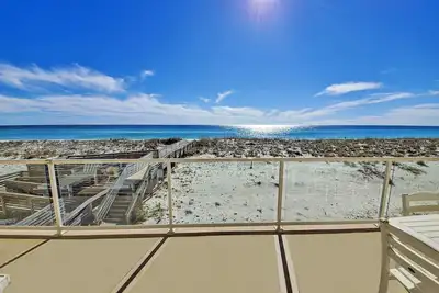 Image de Sun-Kissed Multi-Level Golfe Townhome