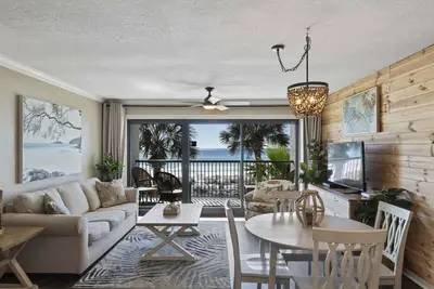 Image de 211- Il n'y a pas d'endroit comme la plage! Destin Beach Club