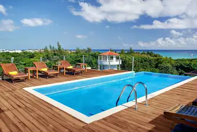 Image de 1 Block to Beach & 5th Ave, Modern, Free WiFi, Balcony, Rooftop Pool (Lv3)