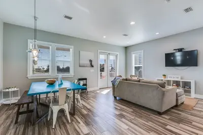 Image de At Last | East Point Cottages | 13 cottages | Gulf Shores | Face Ă la plage | Piscine