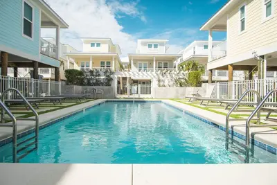Image de Island Time | East Point Cottages | 13 cottages | Gulf Shores | Face Ă la plage | Piscine