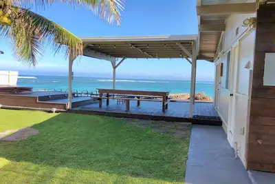 Image de Mini-complexe privé avec bain à remous en bord de mer Rive-Nord O’ahu