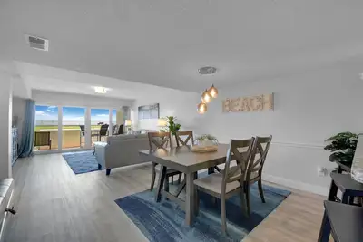 Image de Ocean Front 2 Bed 2 Bath avec piscine chauffée