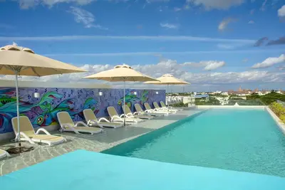 Image de 2br A-Nah Condos, Balcony, Gym, Rooftop pool, Free Wifi, 3 Blocks to 5th (307s)